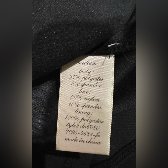 Buttons Black Lace Sleeveless Dress medium - Picture 6 of 6